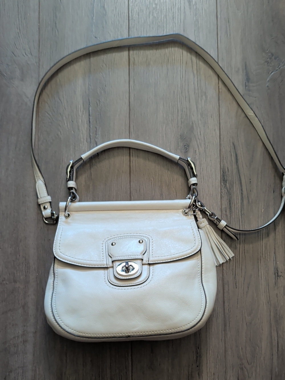 Coach 70th Anniversary Edition Willis Bag in White Leather – Style 19132